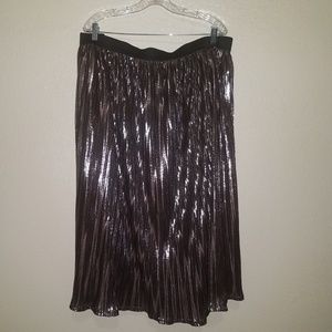 Torrid Metallic silver pleated skirt